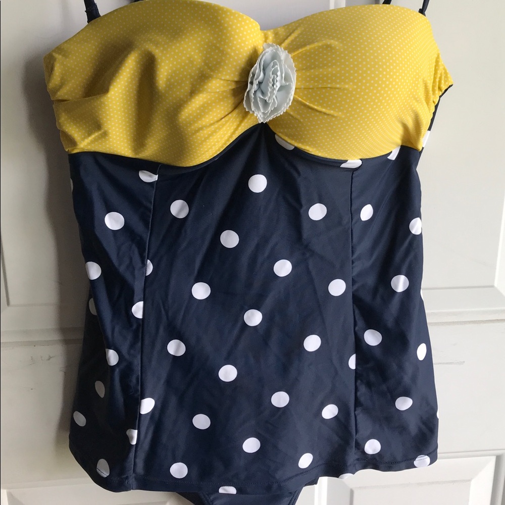 Very pretty navy blue and yellow swimsuit size 18